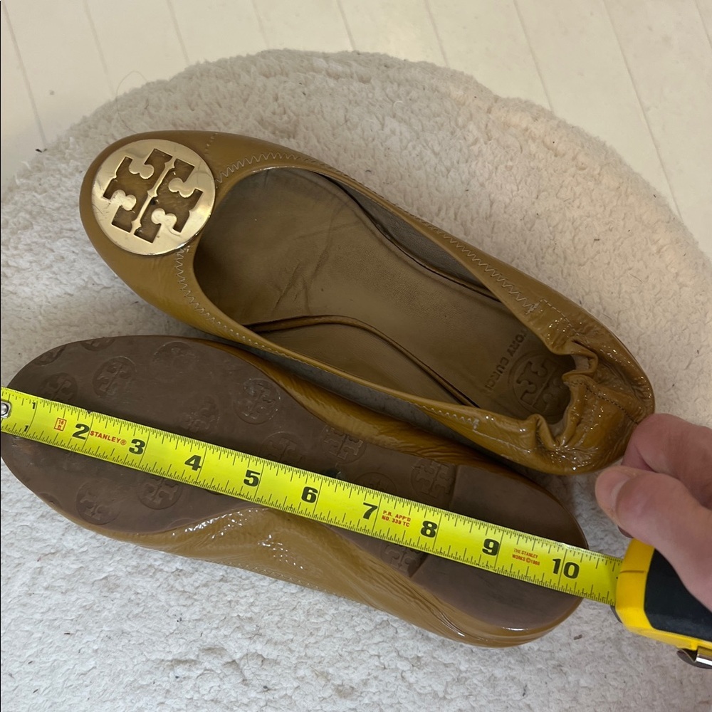 Tory Burch Women's gold Brown Loafers with Gold Logo size 8-8.5. - Picture 11 of 12
